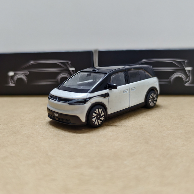 1:64 ZEEKR MIX MPV ZEEKR 007 7 - Renewable Energy Kids reseña y precio